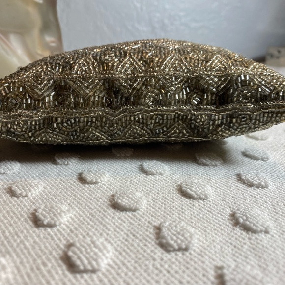 Vintage AMANDA SMITH Silver Beaded Clutch Wristlet - Picture 5 of 16